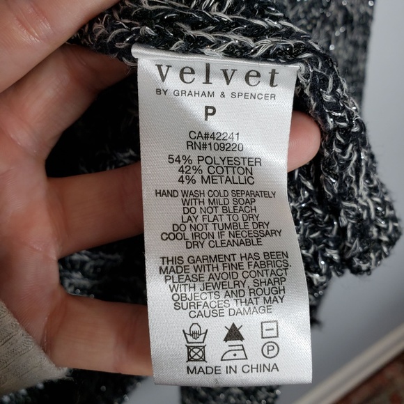 Velvet Graham & Spencer Cardi with Metallic Fibers - Picture 4 of 6